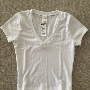 Destined crop v neck